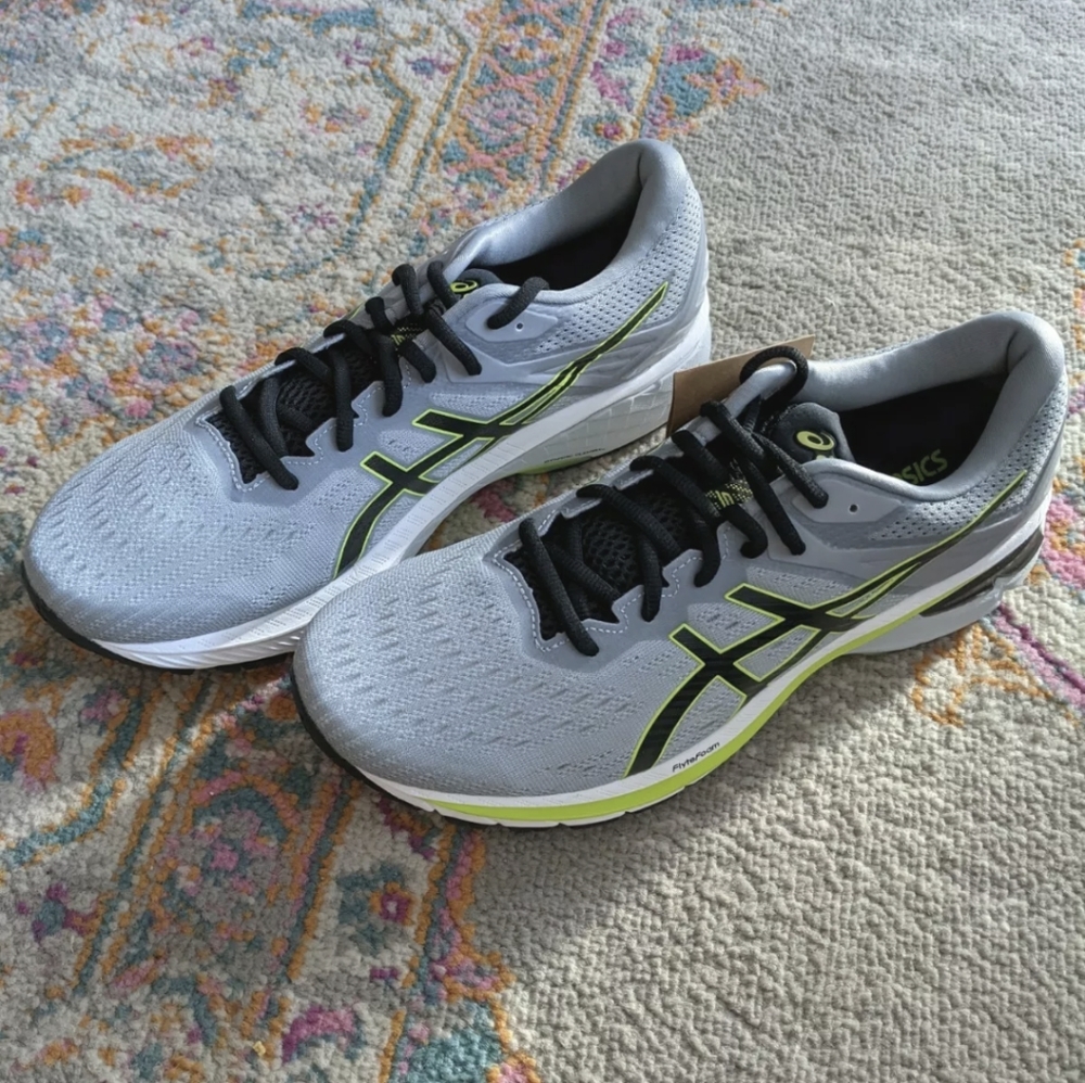 Men's Asics GT2000 - New in box